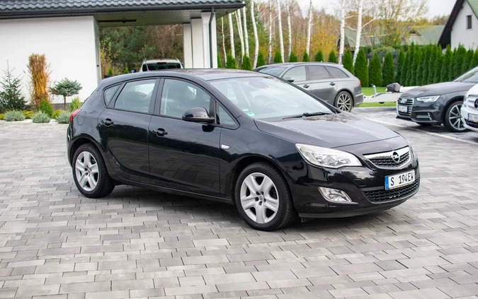 Opel Astra cena 28950 przebieg: 182550, rok produkcji 2010 z Nisko małe 781